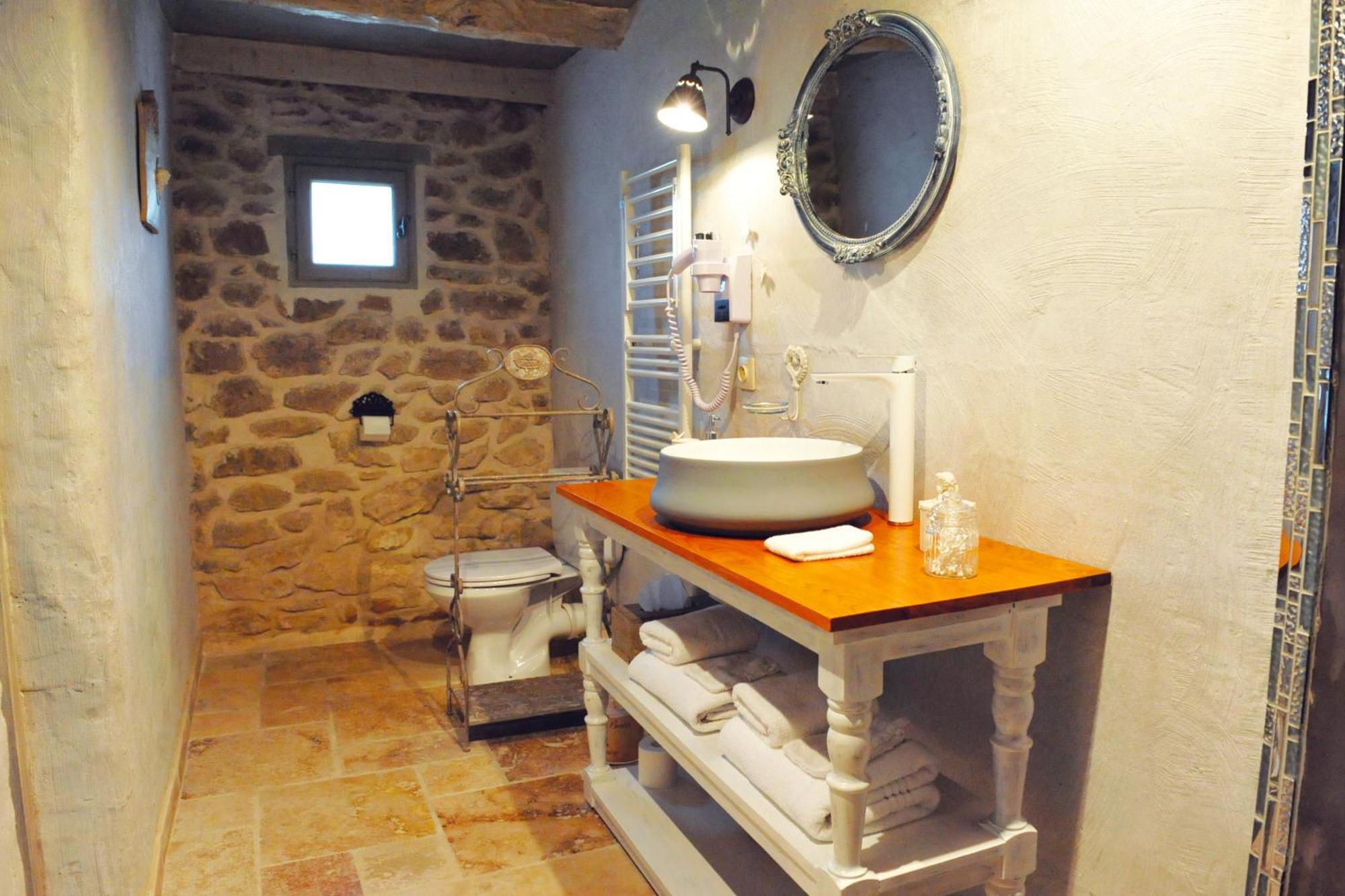 Le Mas Terre Des Anges Sarrians Room photo