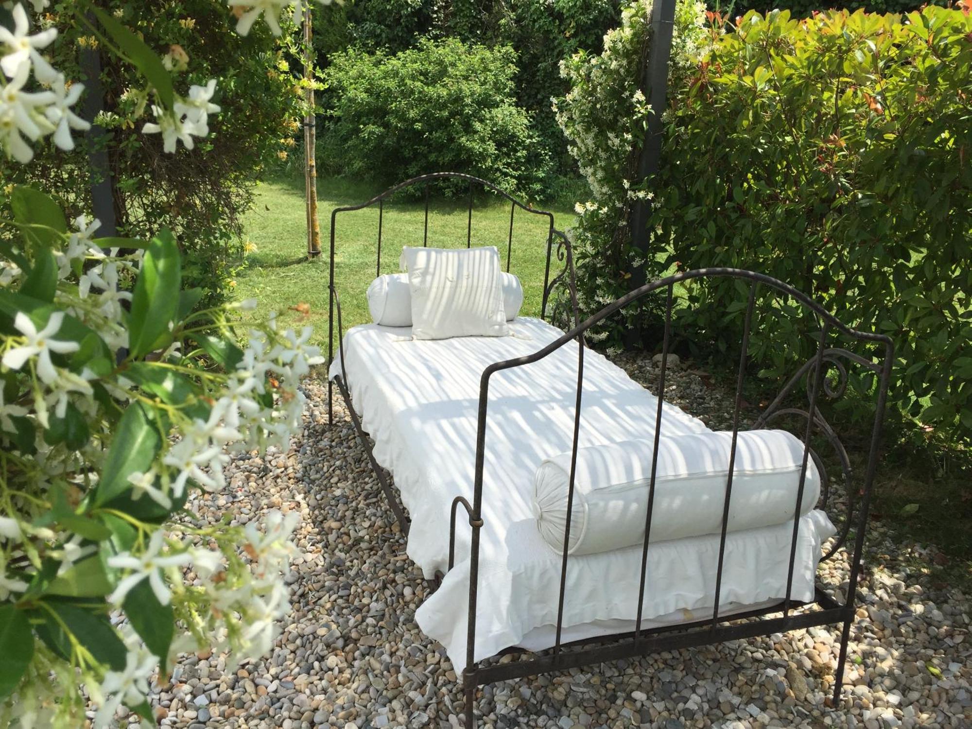 Le Mas Terre Des Anges Sarrians Exterior photo